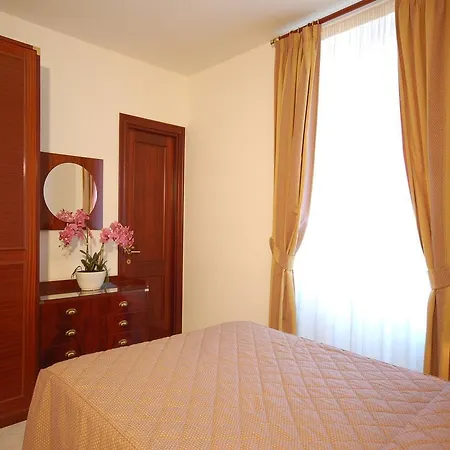 Apart Otel Vatican 3*